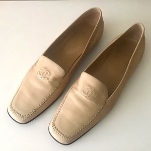 Vintage Chanel Women’s Shoe Flat Loafer Slip On Tan Leather Size Large